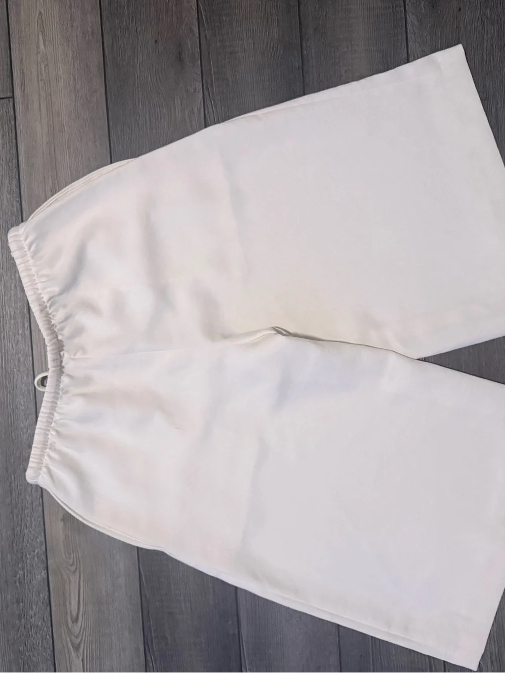 Aritzia Jetway Crepette Cream Long Shorts Culottes Size Small